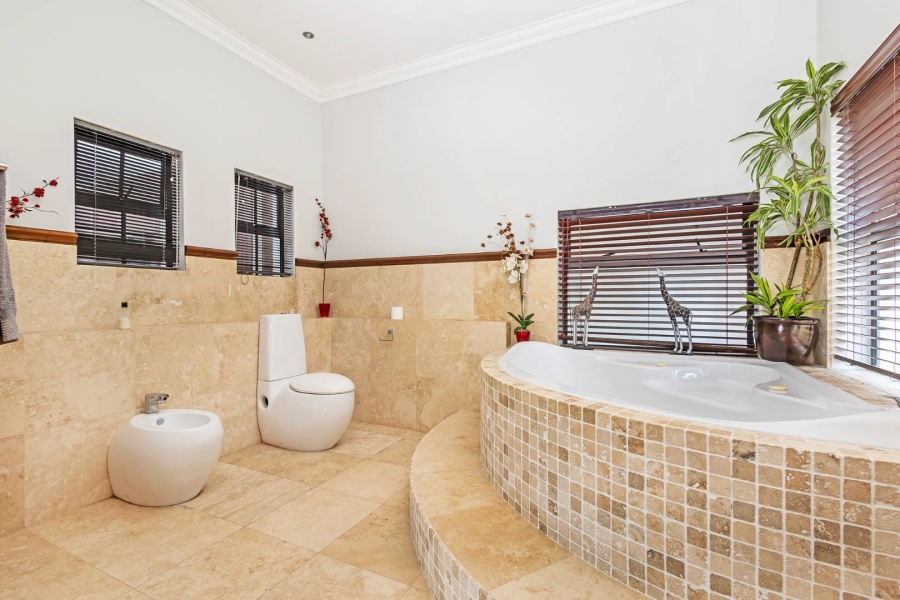 13 Bedroom Property for Sale in Plattekloof Western Cape